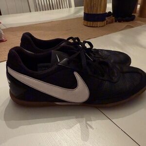 Nike Mens Soccer indoor/turf shoes/cleats